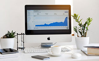 皇马那场比赛，中场休息回来之后不久，这个变化赛后才被反复提起